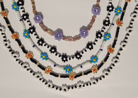 Daisy Bead Choker, Beaded Choker, Beaded Daisy Choker, Trendy Necklaces, Popular Necklaces, Popular Beaded Chokers, Black Daisies