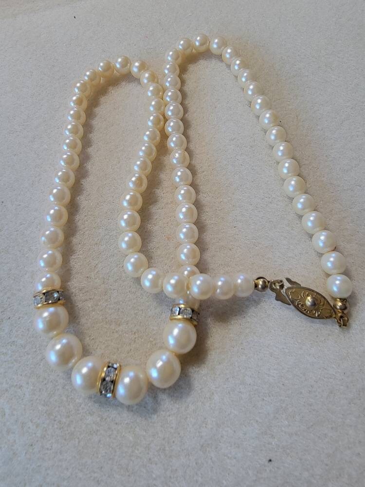 Vintage Faux Pearl Single Strand Necklace with Rhinestone, Vintage Jewelry, Vintage Necklace,