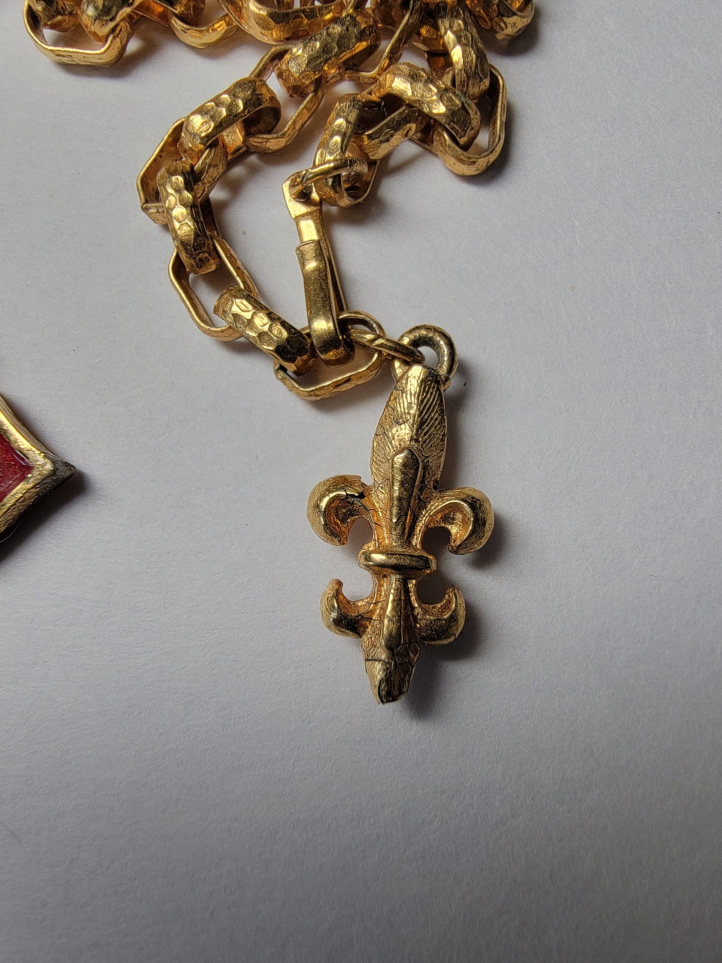 Vendome Goldtone Multicolor Stamped Pendant Necklace, Stamped Vintage Pendant Necklace