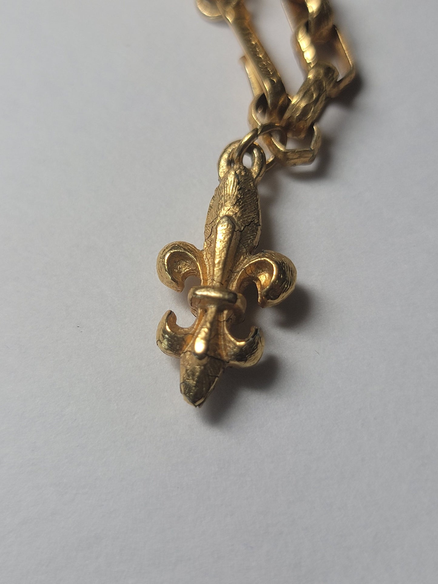 Vendome Goldtone Multicolor Stamped Pendant Necklace, Stamped Vintage Pendant Necklace