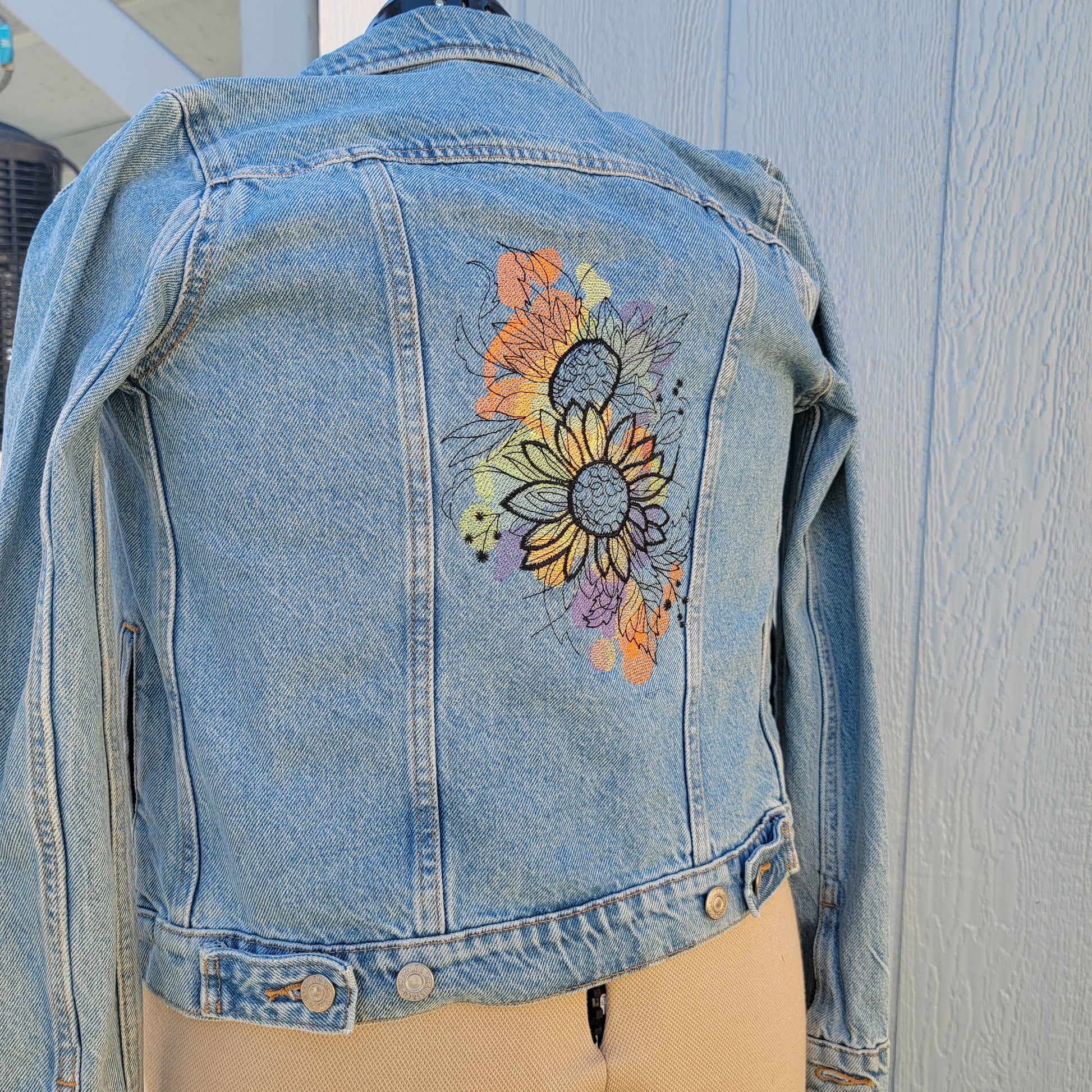 New Levi Strass Jean Jacket with Embroidered Sunflower. XS Levi Blue Jean Jacket with Red Pocket Tag. Denim Trucker Jean Jacket with Tags,