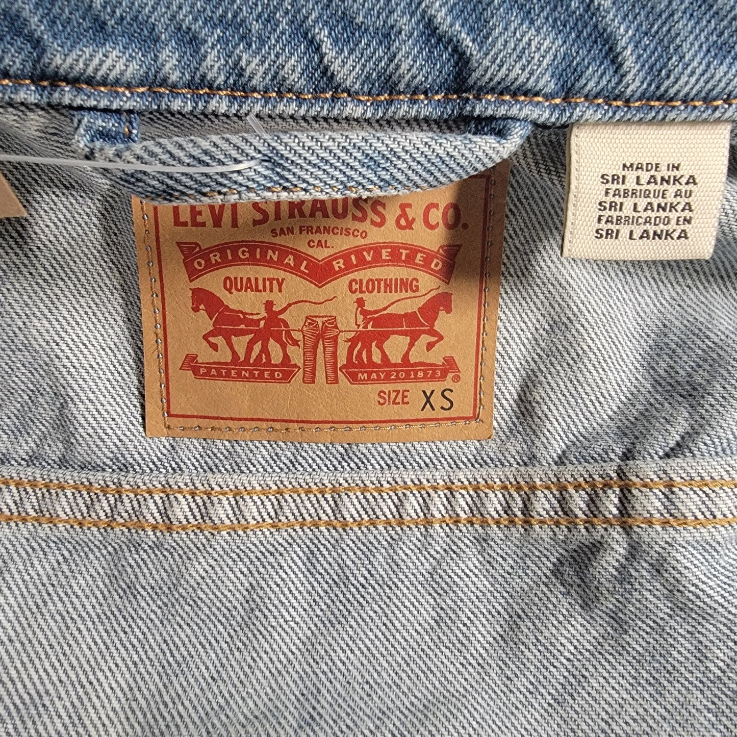 New Levi Strass Jean Jacket with Embroidered Sunflower. XS Levi Blue Jean Jacket with Red Pocket Tag. Denim Trucker Jean Jacket with Tags,