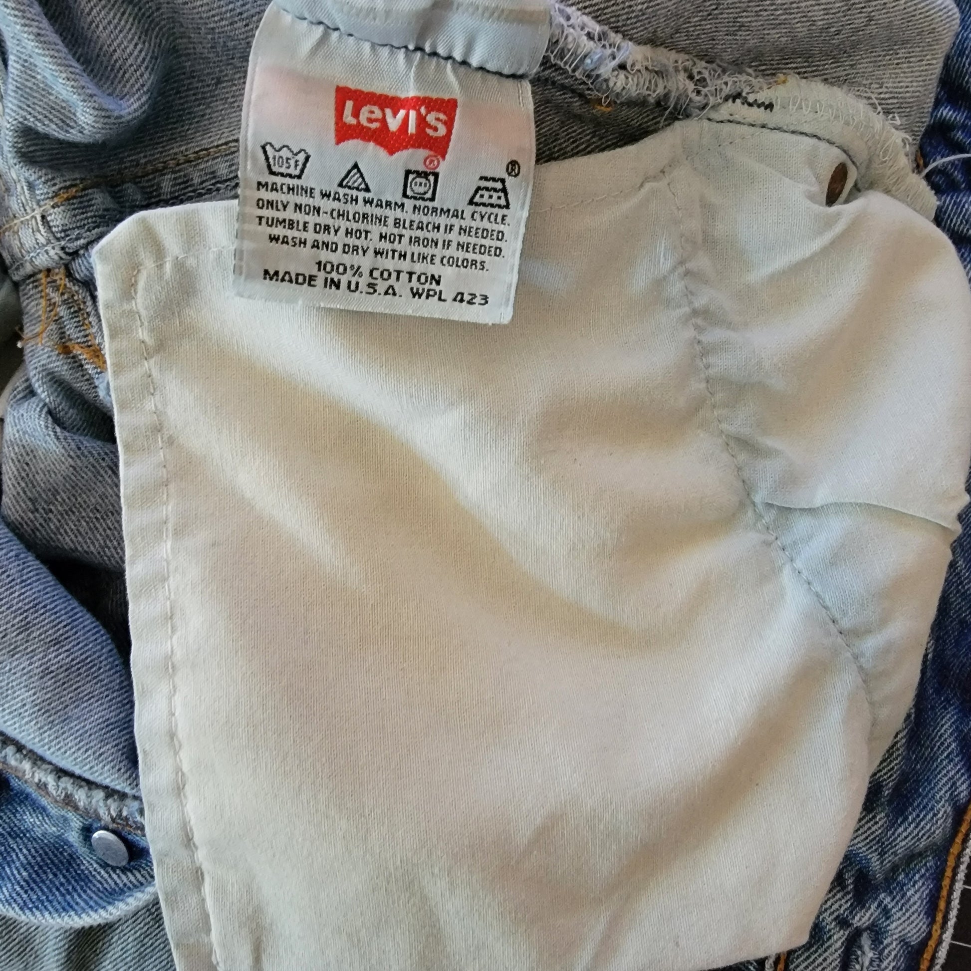 Vintage Levi Strass 1999 Jean's. Men's Levi's Straight Leg Jeans Vintage 90's Levi's, Red Batwing Tag,