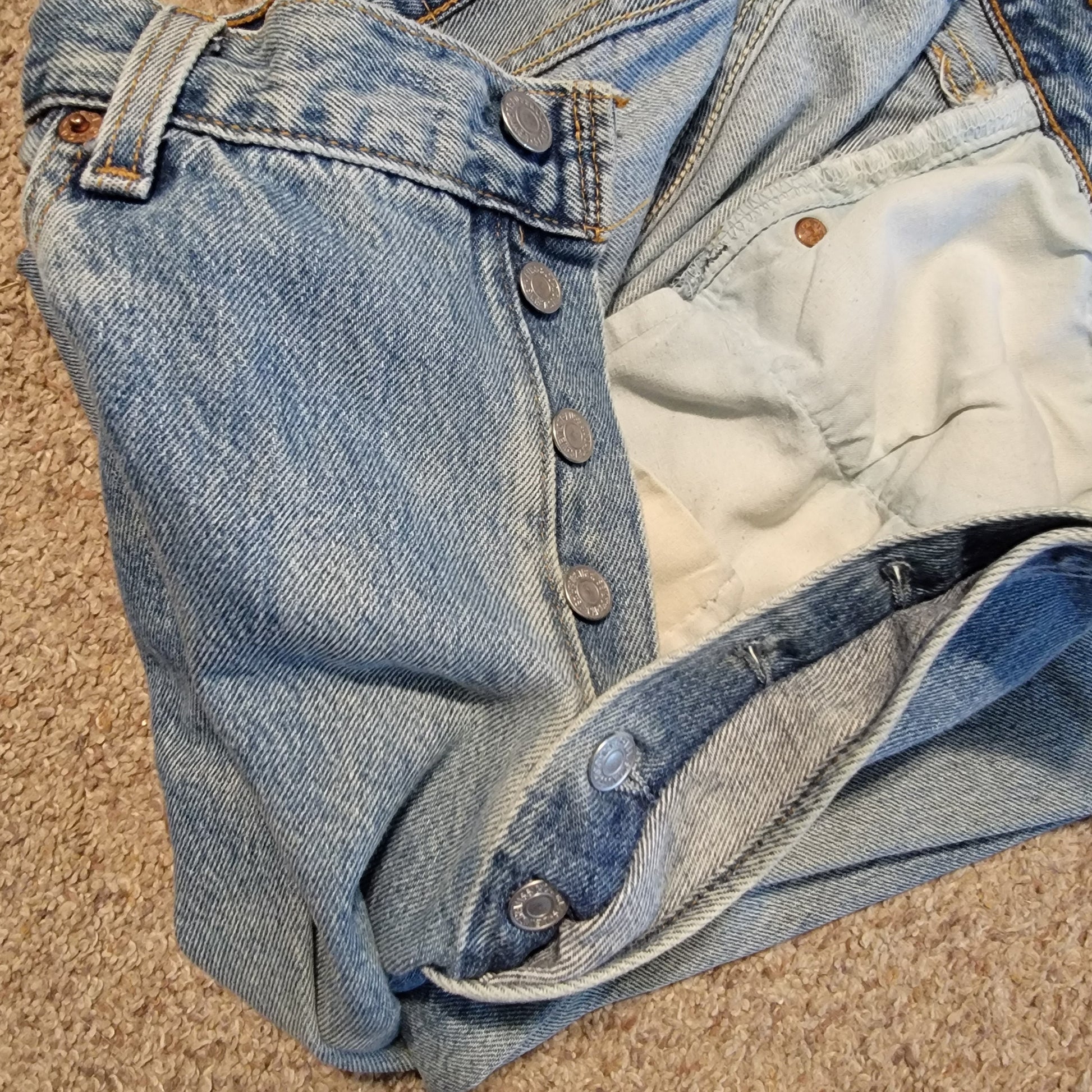 Vintage Levi Strass 1999 Jean's. Men's Levi's Straight Leg Jeans Vintage 90's Levi's, Red Batwing Tag,