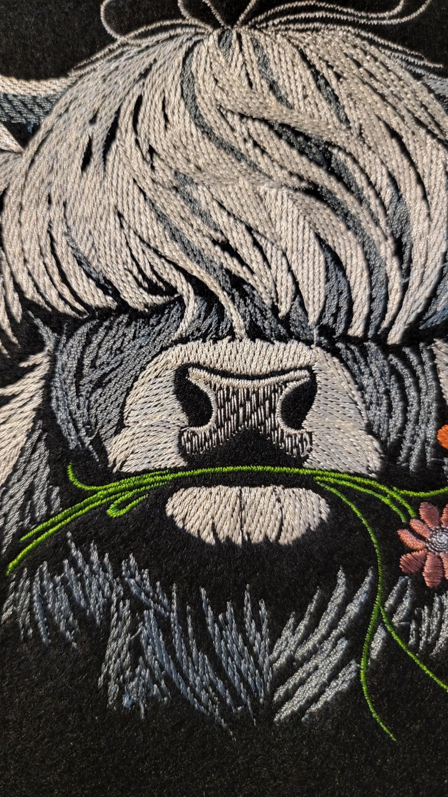 Scottish Highland Cow round 7" Black Felt Patch or 13x13" Square Panel