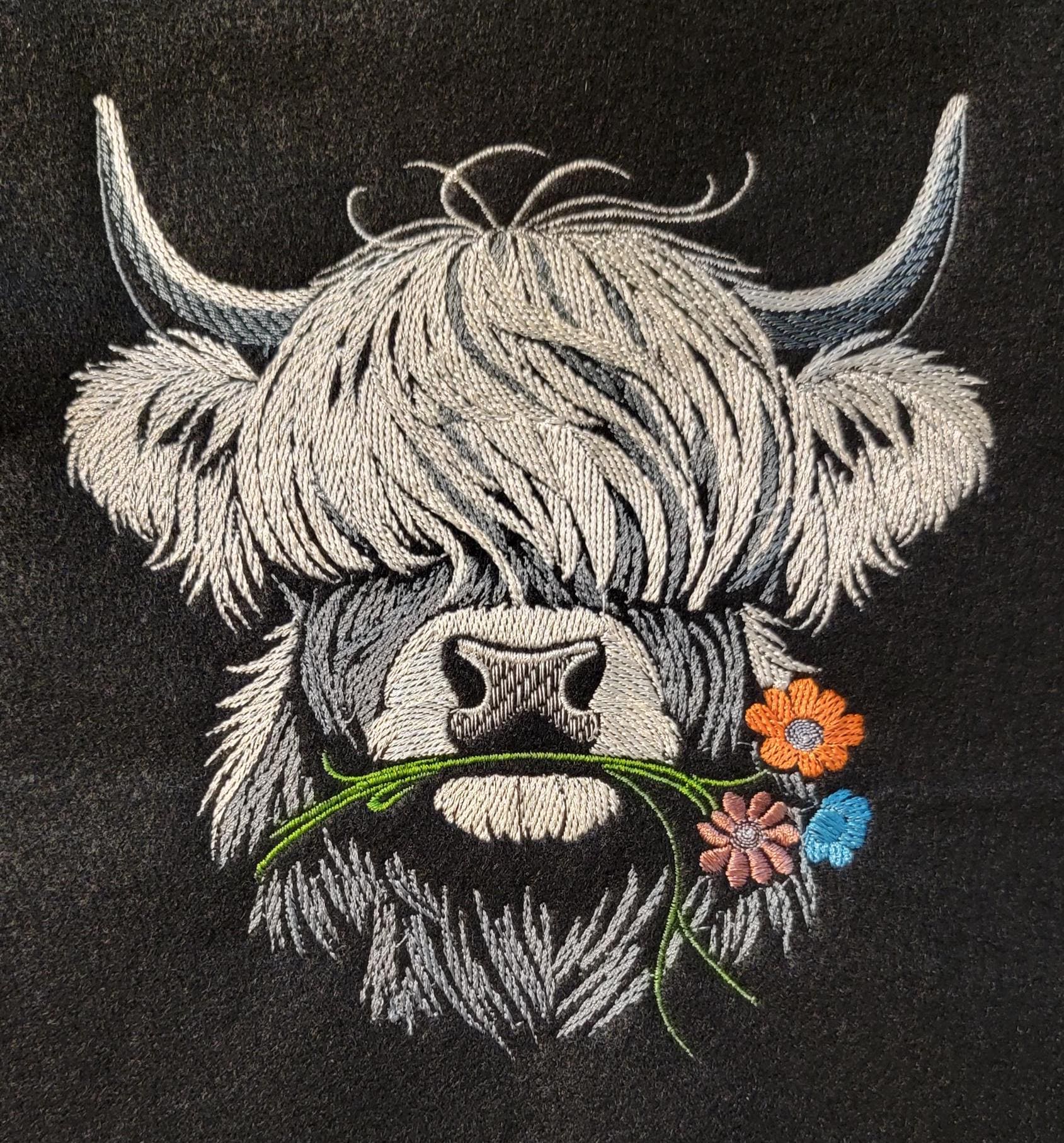 Scottish Highland Cow round 7" Black Felt Patch or 13x13" Square Panel