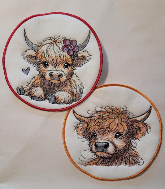 Scottish Highland Cow round 7" Black Felt Patch or 13x13" Square Panel, Scottish Highland Cow, Embroidered Applique, Rustic Decor, Animals